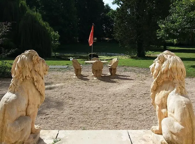 Chateau Des Chevaliers De Grand Tonne *