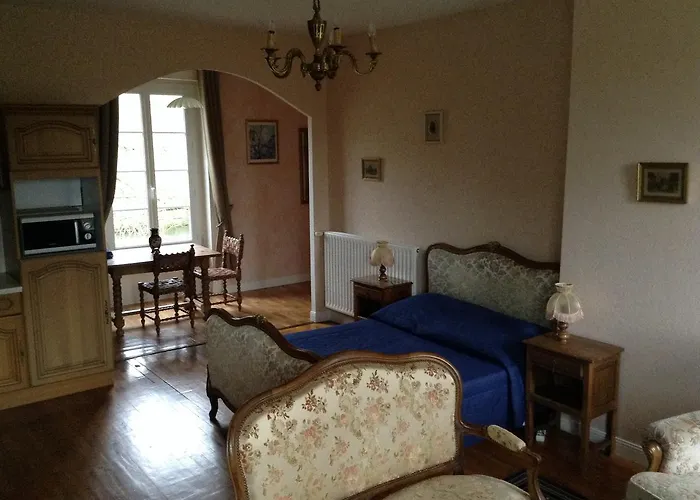 Chateau Des Chevaliers De Grand Tonne Sainte-Croix-Grand-Tonne